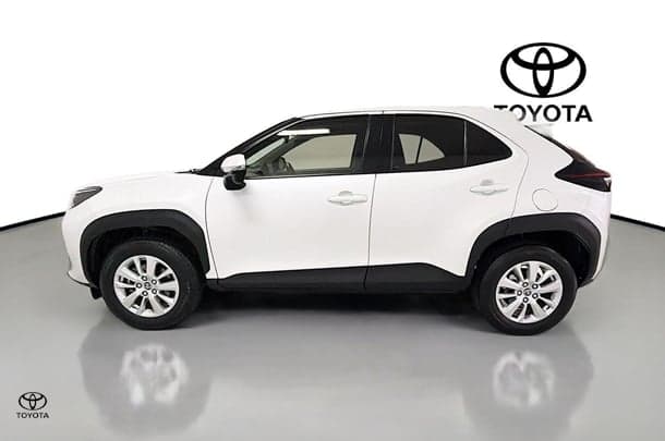 2023 Toyota Yaris Cross GX in White
