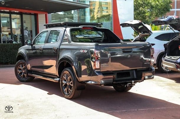 2022 Isuzu D-MAX X-TERRAIN in Grey