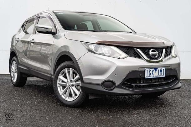 2015 Nissan QASHQAI ST in Silver