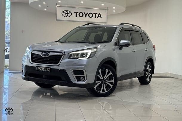 2018 Subaru Forester 2.5i Premium in Silver