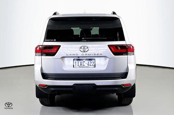 2025 Toyota Landcruiser VX in Silver