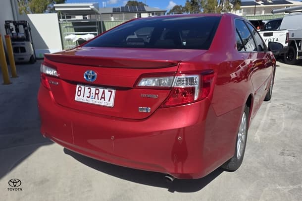 2013 Toyota Camry Hybrid H in Red