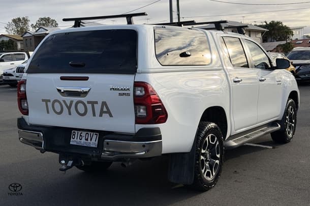 2023 Toyota Hilux SR5 in White