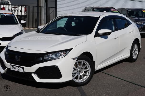 2019 Honda Civic VTi in White