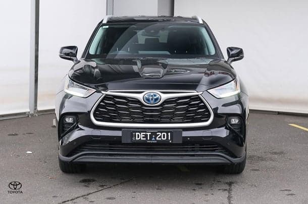 2023 Toyota Kluger GXL in Black
