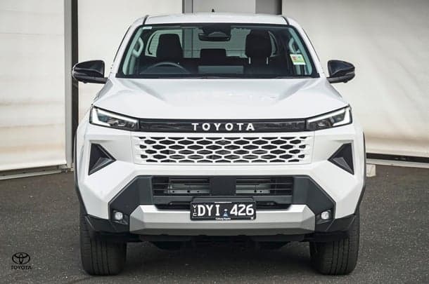 2026 Toyota Hilux SR5 48V in White