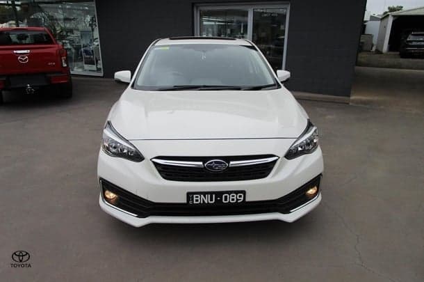 2021 Subaru Impreza 2.0i Premium in White