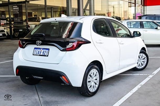 2023 Toyota Yaris Ascent Sport in White