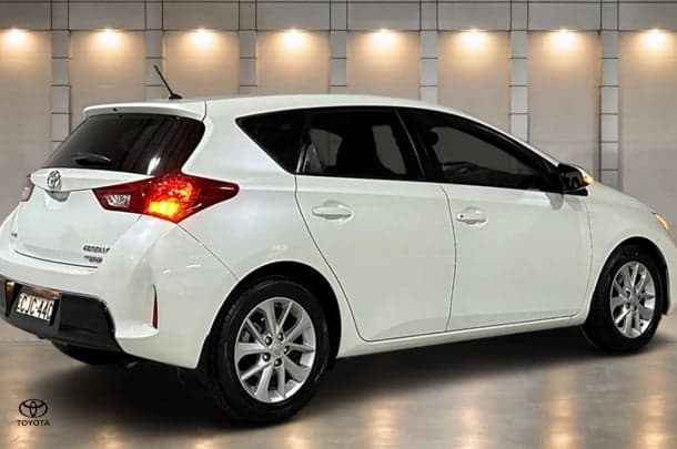 2012 Toyota Corolla Ascent Sport in White