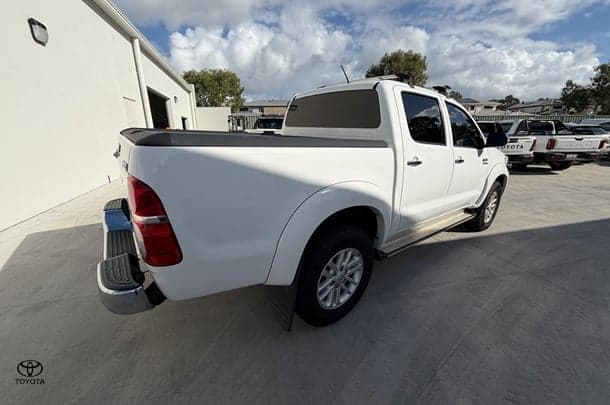 2014 Toyota Hilux SR5 in White