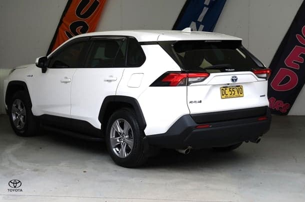 2022 Toyota RAV4 GX in White