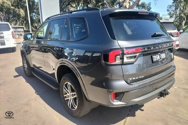 2025 Ford Everest Trend in Grey