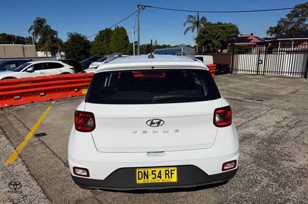 2025 Hyundai Venue Base in Atlas White