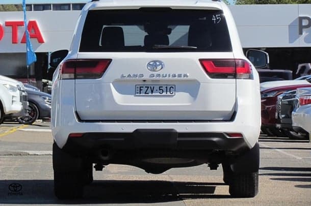 2023 Toyota Landcruiser GXL in White