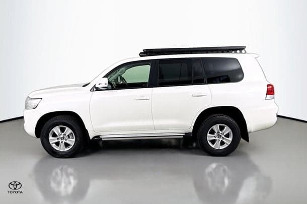 2020 Toyota Landcruiser GXL in White