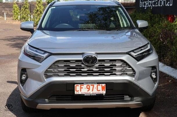 2024 Toyota RAV4 GXL in Silver