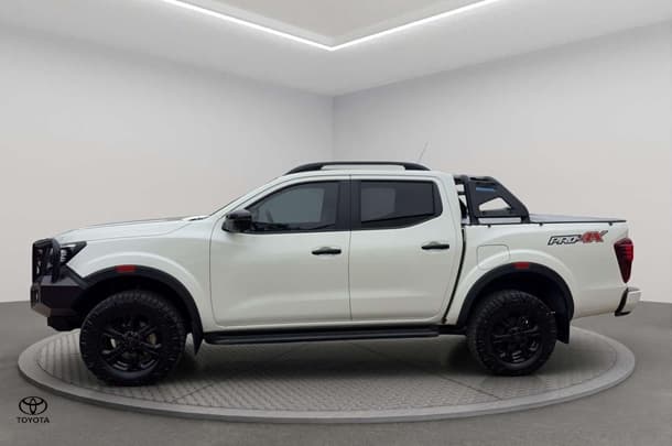 2021 Nissan Navara PRO-4X in White