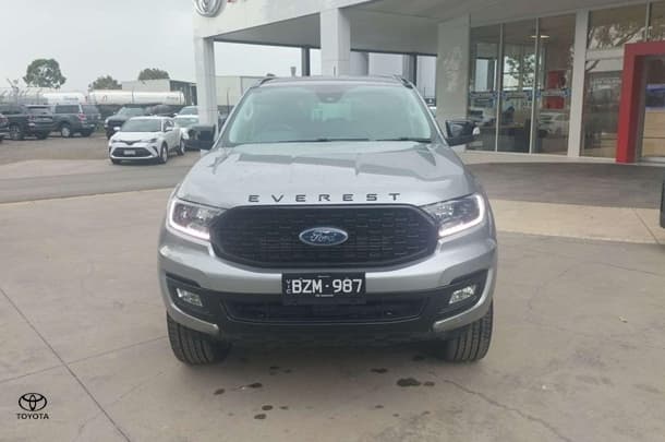2022 Ford Everest Sport in Pink