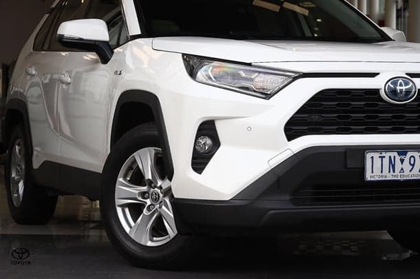 2021 Toyota RAV4 GX-2WD in White