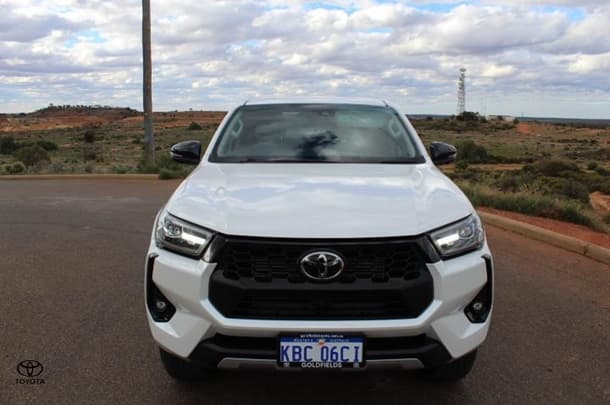 2025 Toyota Hilux SR5 48V in White