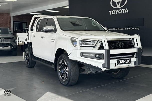 2023 Toyota Hilux SR5 in White