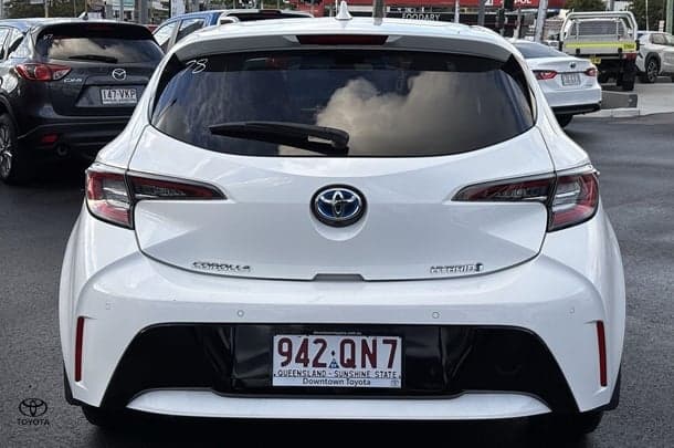 2021 Toyota Corolla SX Hybrid in White