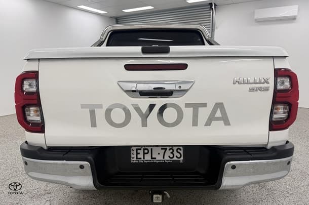 2021 Toyota Hilux SR5 in White