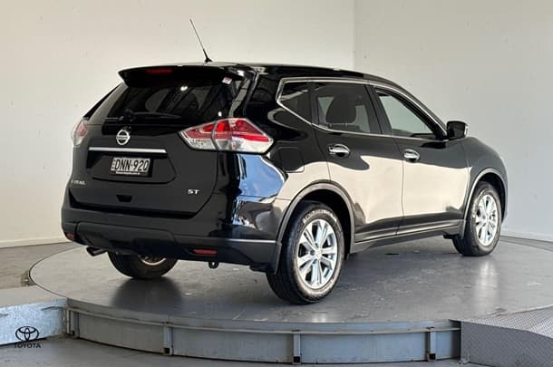 2017 Nissan X-TRAIL ST in Black