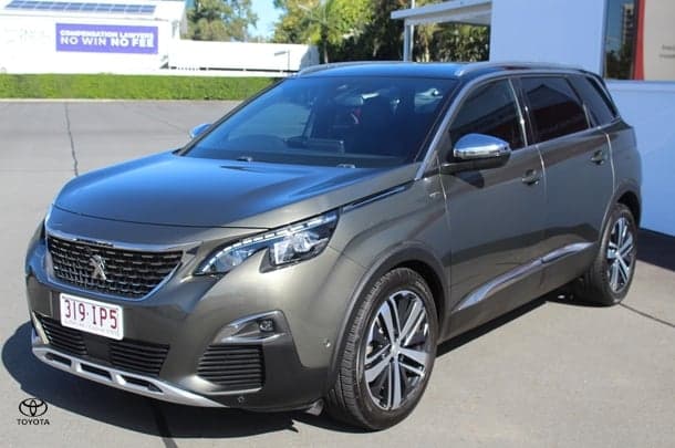 2019 Peugeot 5008 GT in Green