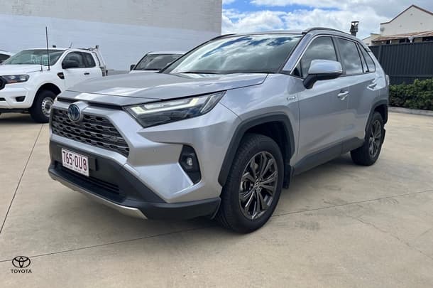 2024 Toyota RAV4 GXL in Silver