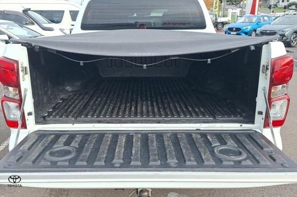 2021 Isuzu D-MAX SX in White