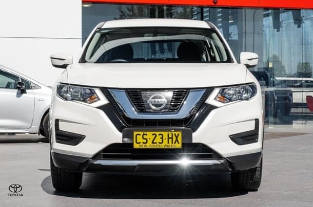 2018 Nissan X-TRAIL ST in White