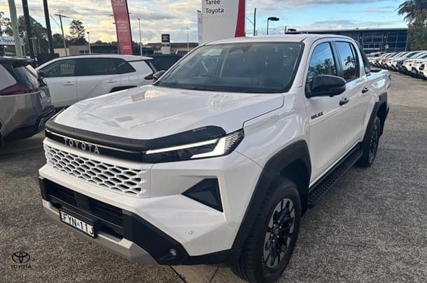 2026 Toyota Hilux SR5 48V in White