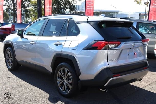 2024 Toyota RAV4 GXL in Silver