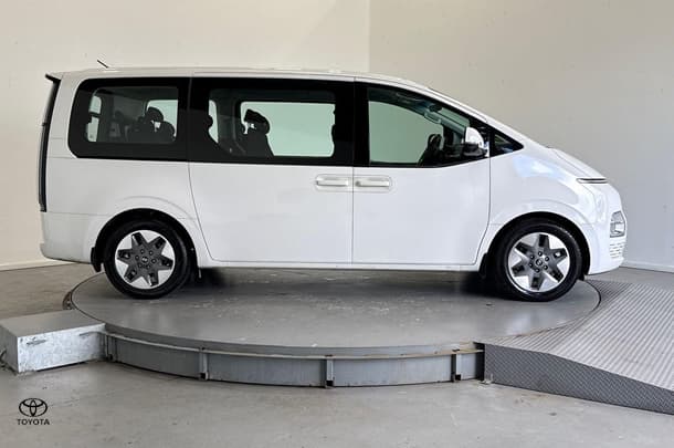2024 Hyundai STARIA Base in White