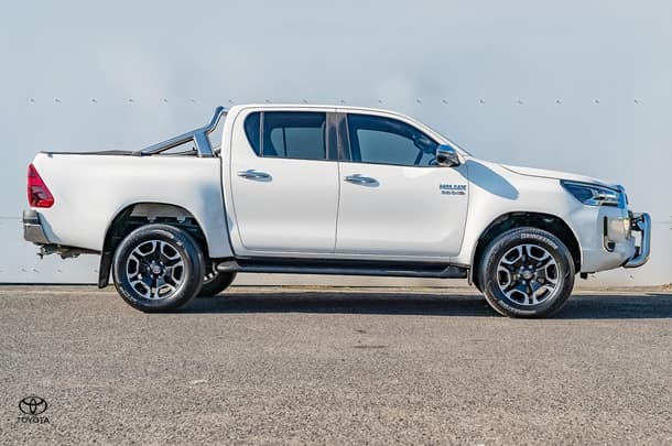 2022 Toyota Hilux SR5 in White
