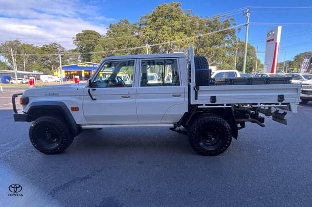 2023 Toyota Landcruiser GXL in White