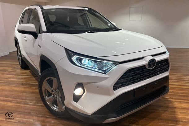 2021 Toyota RAV4 GXL-2WD in White