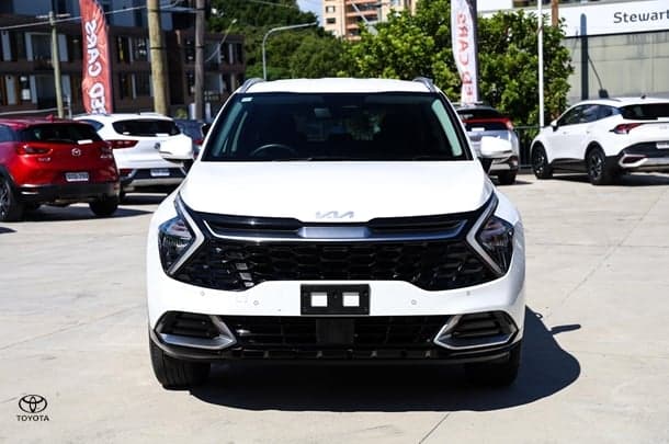 2022 Kia Sportage SX in White