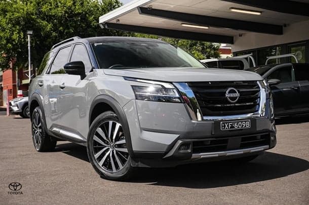 2023 Nissan Pathfinder Ti-L in Grey
