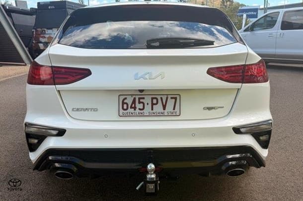 2022 Kia Cerato GT in White