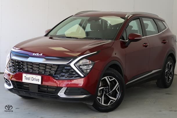2022 Kia Sportage S in Red