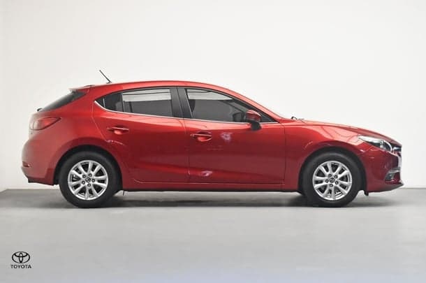 2018 Mazda 3 Maxx Sport in Red