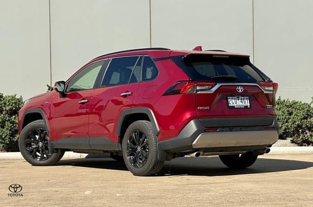 2025 Toyota RAV4 Cruiser in Red