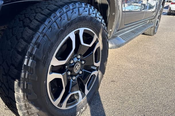 2021 Toyota Hilux SR5 in Grey