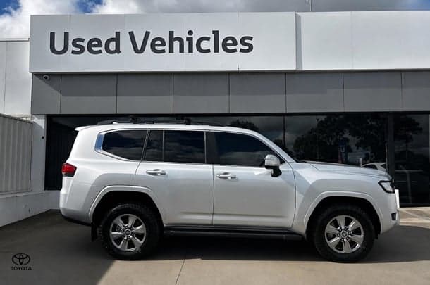2022 Toyota Landcruiser VX in Silver