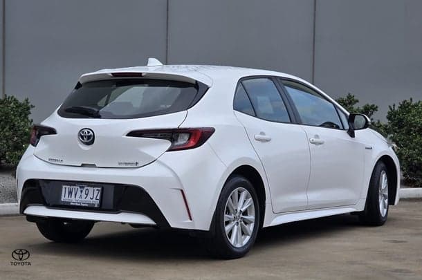 2022 Toyota Corolla Ascent Sport Hybrid in White