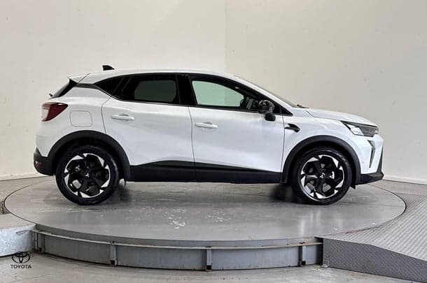 2025 Mitsubishi ASX Aspire in White