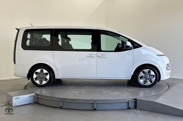 2024 Hyundai STARIA Base in White
