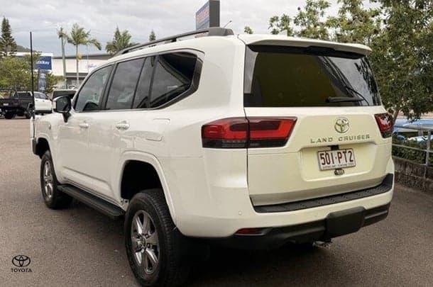 2022 Toyota Landcruiser VX in White